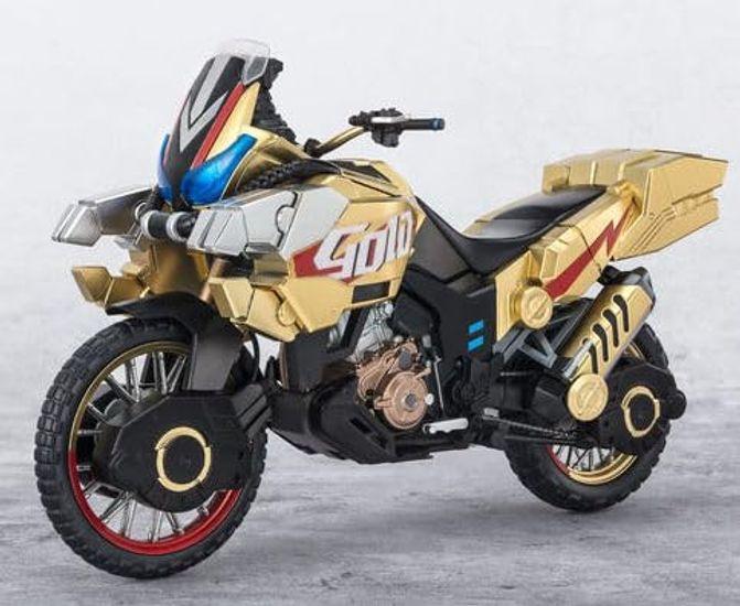 Золотая фигурка Дэш Камен Райдер Гэтчард SHFiguarts
